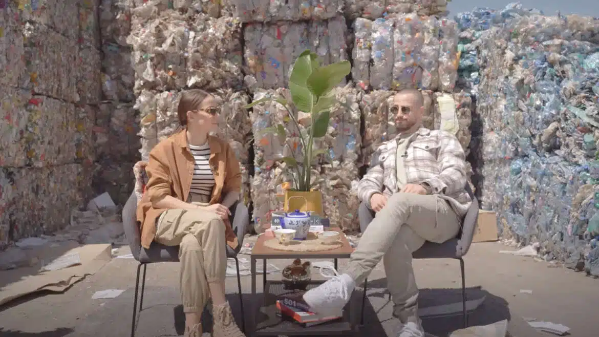 По пътя на боклука, видео с Наум и Теа